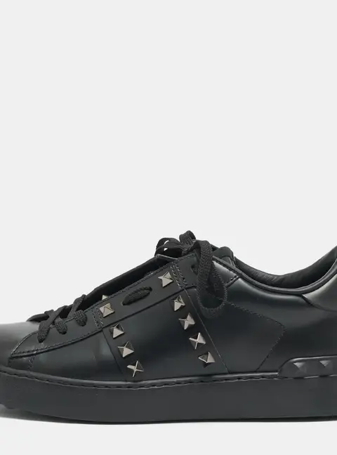 Valentino Rockstud Untitled Size 40 Black Leather Low Top Sneakers