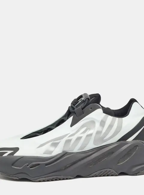 Yeezy x Adidas Boost 700 MNVN Size 43 Blue Leather, Nylon and Rubber Low Top Sneakers