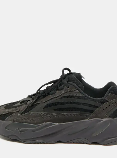 Yeezy x Adidas Boost 700 V2 Size 44 Black Knit Fabric and Suede Vanta Low Top Sneakers