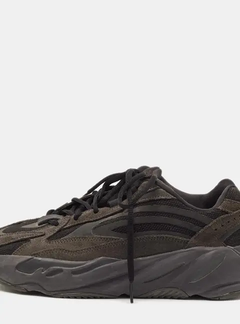 Yeezy x Adidas Boost 700 V2 Vanta Size 44 Black Canvas and Suede Low Top Sneakers