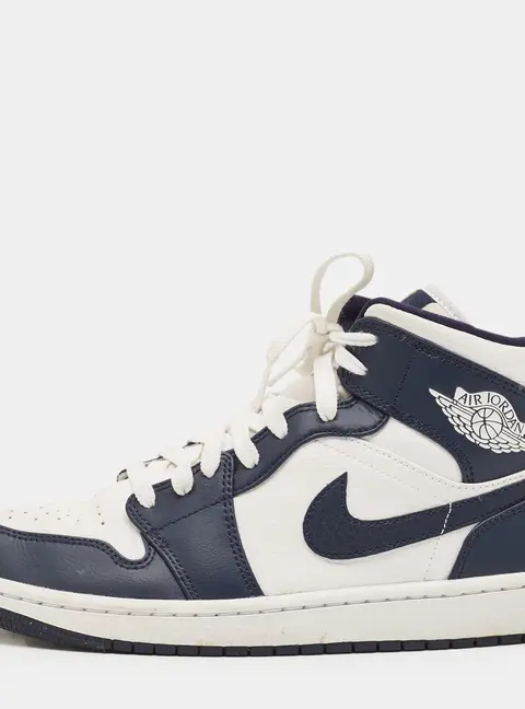 Air Jordans Jordan 1 Size 42.5 White/Navy Blue Leather High Top Sneakers