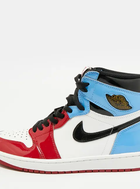 Air Jordans Jordan 1 Retro Fearless UNC Chicago Size 42 Multicolor Patent and Leather High Top Sneakers
