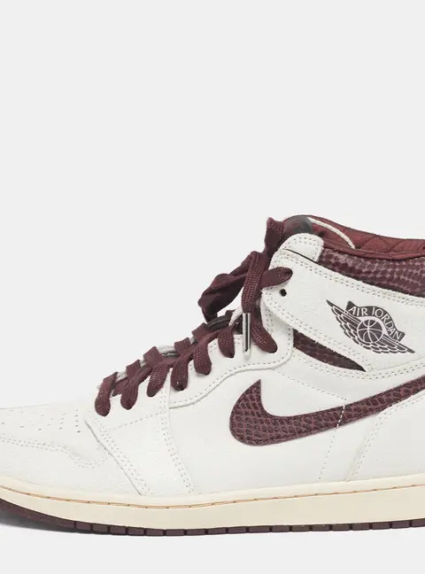 Air Jordans Jordan 1 Retro OG A Ma Mani&eacute;re Size 44 White/Burgundy Cracked Leather High Top Sneakers