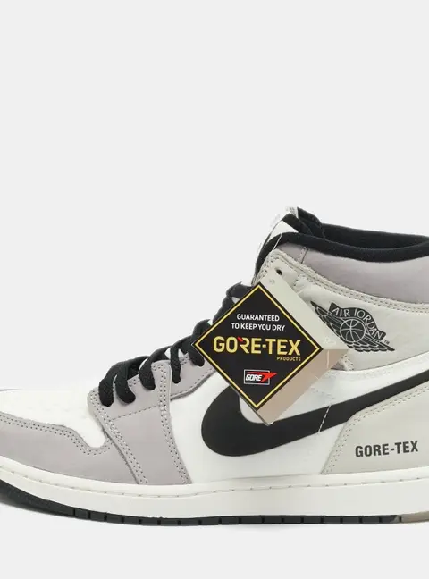 Air Jordans Jordan 1 Retro Element Gore-Tex Light Bone Size 44.5 Multicolor Nubuck Leather and Fabric High Top Sneakers