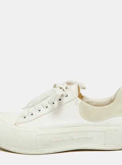 Alexander McQueen Tread Slick Size 42 White/Cream Canvas and Suede Lace Up Sneakers
