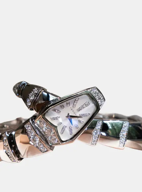 Bvlgari Serpenti Serpenti Jewelry 102366 Quartz White Mother -of -Pearl Dial 18k White Gold Diamond Women's Wristwatch 26mm