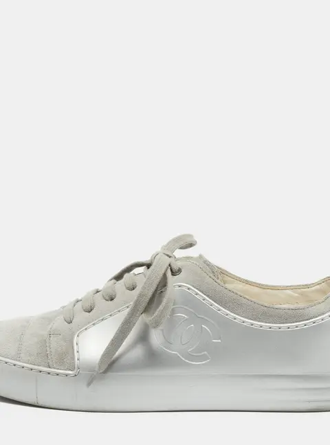 Chanel CC Size 40.5 Silver/Grey Rubber and Suede Low Top Sneakers
