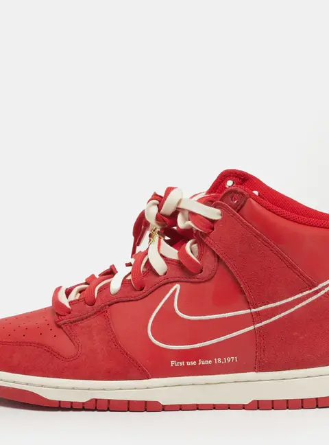 Nike Dunk High SE First Use Red Size 45 Red Leather and Suede High Top Sneakers