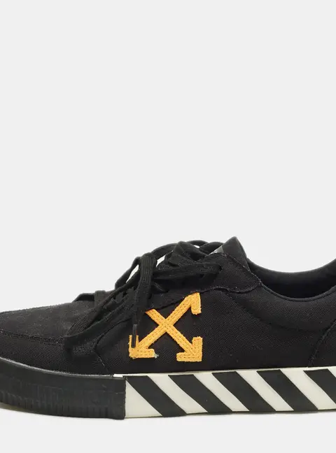 Off-White Vulcanised Size 42 Black Canvas Lace Up Sneakers