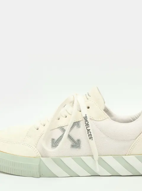 Off-White Vulc Size 41 White Canvas Low Top Sneakers