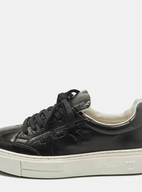 Salvatore Ferragamo Gancini Size 40 Black Leather Lace Up Sneakers