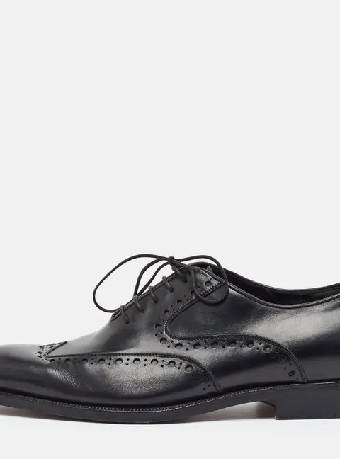 Salvatore Ferragamo Size 41.5 Black Leather Derby