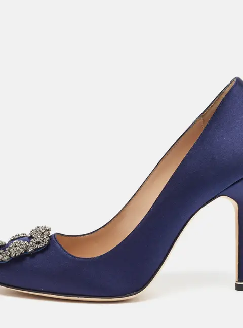 Manolo Blahnik Hangisi Size 38 Navy Blue Satin Pumps