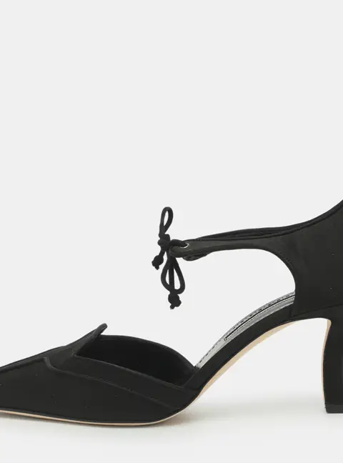 Manolo Blahnik Orata Size 42 Black Satin Pumps
