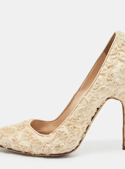 Manolo Blahnik Cream Fabric Floral Pumps Size 37