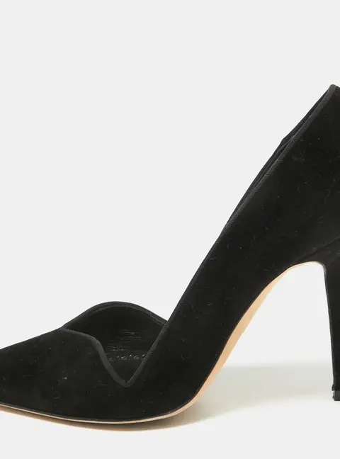 Manolo Blahnik Black Velvet Pointed Toe Pumps Size 36.5