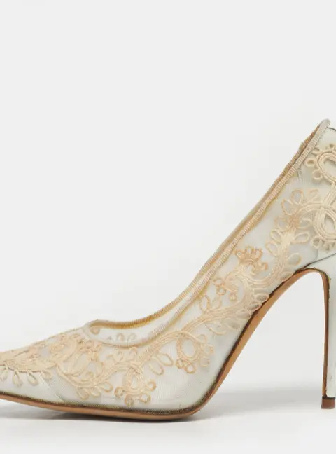 Manolo Blahnik Salola Size 35.5 White Mesh Pumps