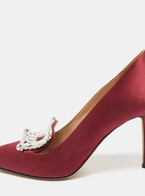 Manolo Blahnik Borlak Size 38.5 Burgundy Satin Crystal Embellished Pointed Toe Pumps