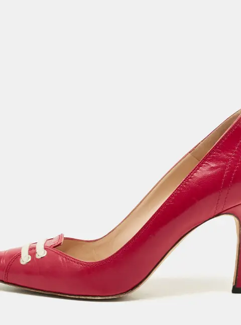 Manolo Blahnik Size 39 Red Leather Pointed Toe Pumps