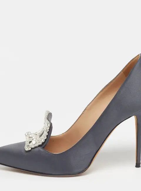 Manolo Blahnik Borlak Size 39.5 Grey Satin Pumps