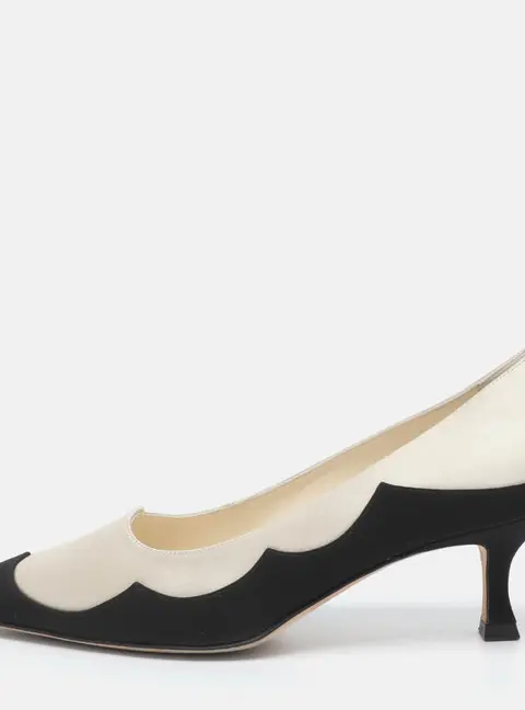 Manolo Blahnik Size 37 White/Black Satin Pumps