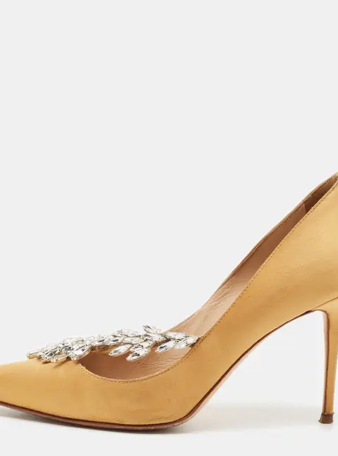 Manolo Blahnik Nadira Crystal Embellished Size 38 Yellow Satin Pumps