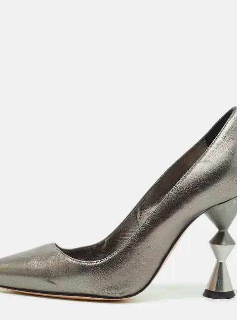 Manolo Blahnik BB Size 35 Metallic Leather Pointed Toe Pumps