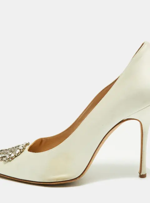 Manolo Blahnik Okkava Size 40.5 White Satin Pumps