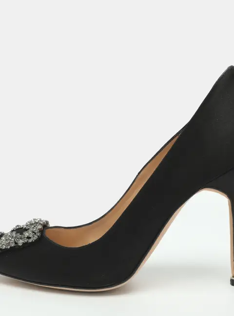 Manolo Blahnik Hangisi Size 38.5 Black Satin Crystal Embellished Pumps