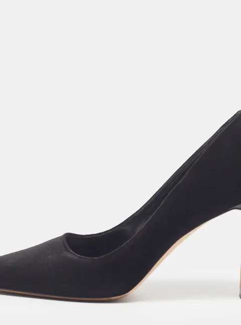 Manolo Blahnik BB Size 36 Black Velvet Pointed Toe Pumps