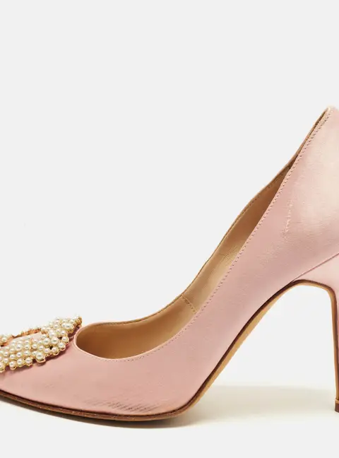 Manolo Blahnik Hangisi Size 36 Pink Satin Pearl Embellished Pumps