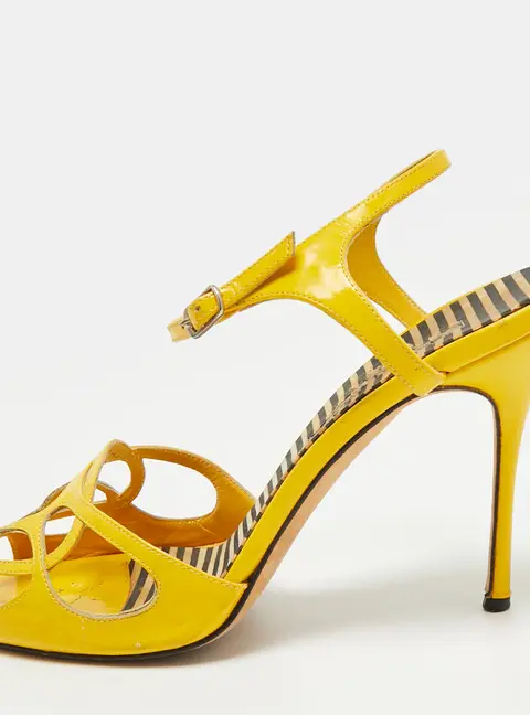 Manolo Blahnik Size 39.5 Yellow Patent Leather Ankle Strap Sandals
