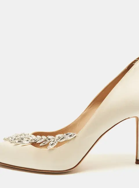 Manolo Blahnik Nadira Crystal Embellished Size 36.5 White Satin Pumps