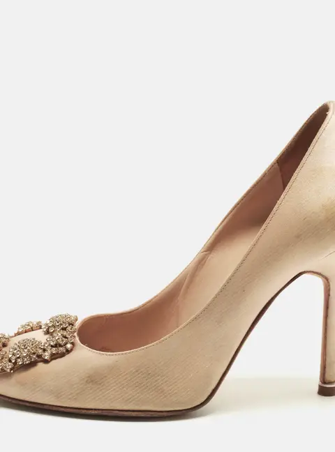 Manolo Blahnik Hangisi Size 36.5 Pink Satin Crystal Embellished Pumps