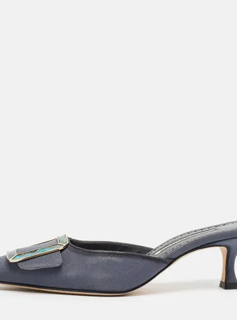 Manolo Blahnik Maysale Size 37 Blue Satin Mules