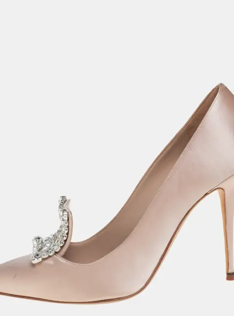 Manolo Blahnik Beige Satin Borlak Pointed Toe Pumps Size 38.5