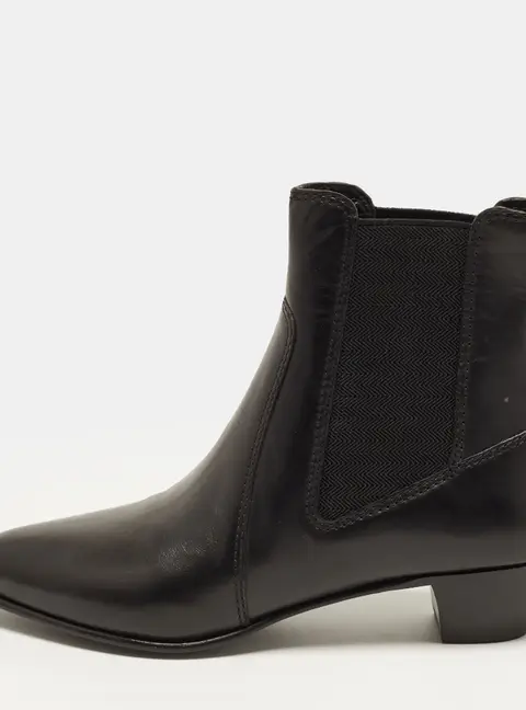 Marc by Marc Jacobs Size 35 Black Leather Boots