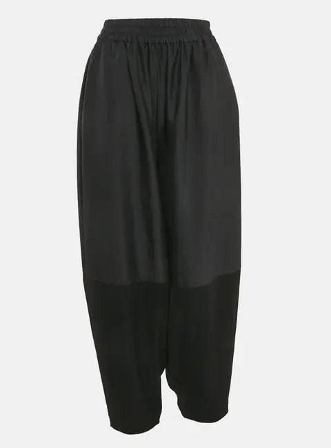MiiN Black Crepe Paneled Pants M