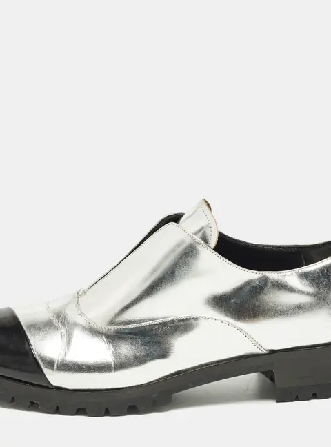 Miu Miu Size 38.5 Silver/Black Leather Slip On Derby