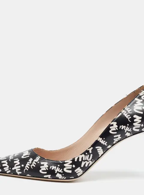 Miu Miu Size 38.5 Black/Cream Leather Pointed Toe Pumps