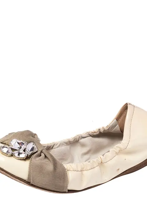 Miu Miu Cream Patent Leather Crystal Embellished Scrunch Ballet Flats Size 36