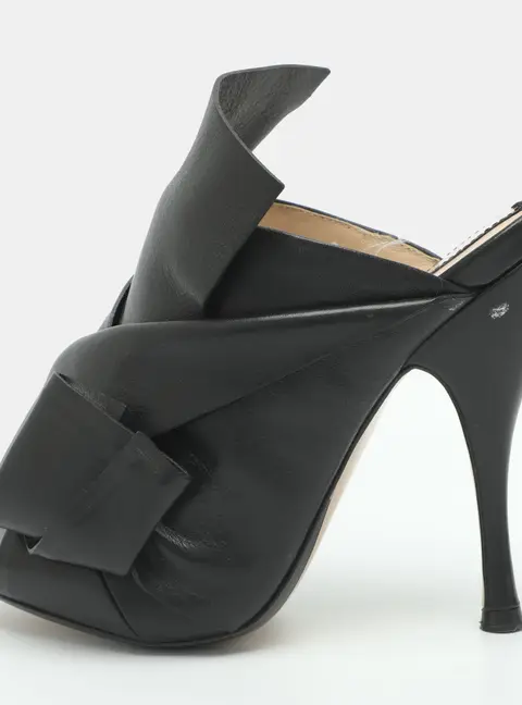 N&ordm;21 Raso Knot Size 36 Black Leather Mules