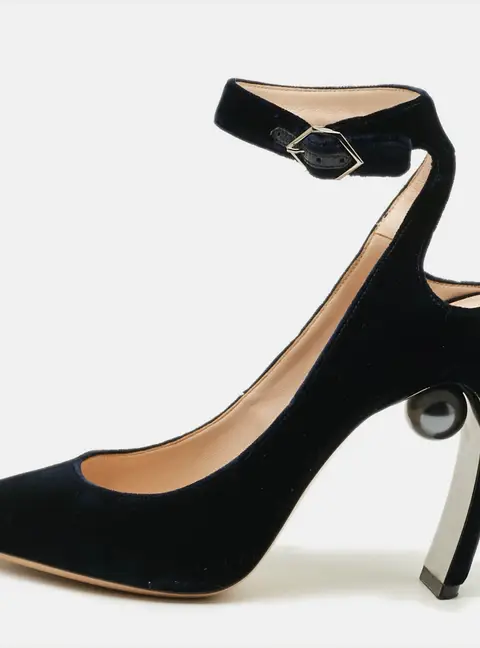 Nicholas Kirkwood Lola Size 38.5 Navy Blue Velvet Curved Pumps