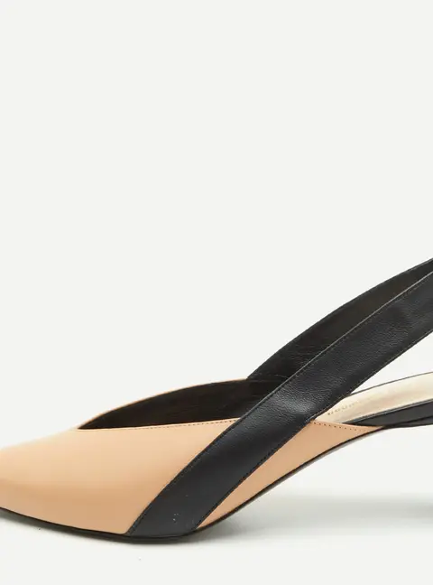 Nicholas Kirkwood Size 38.5 Beige/Black Leather Pointed Toe Slingback Pumps