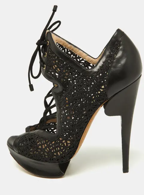 Nicholas Kirkwood Black Lace and Leather Cut Out Platform Lace Up Pumps Size 38.5