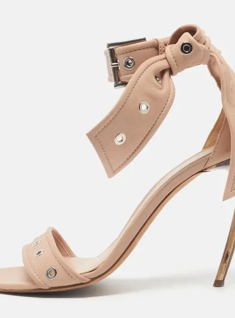Alexander McQueen Size 40 Beige Leather Knot Buckle Ankle Strap Sandals