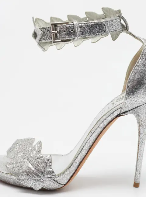 Alexander McQueen Metallic Silver Textured Leather Ivy Leaf Embellished Open Toe Sandals Size 36.5