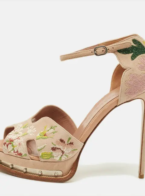 Alexander McQueen Size 39 Beige Suede Ankle Strap Sandals