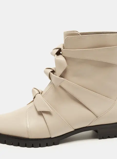 Alexandre Birman Lolita Size 39.5 Cream Leather Combat Boots