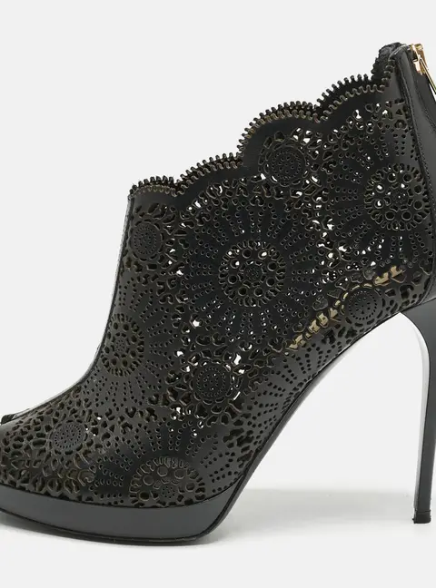 Burberry Black Laser Cut Leather Caythorpe Ankle Booties Size 39